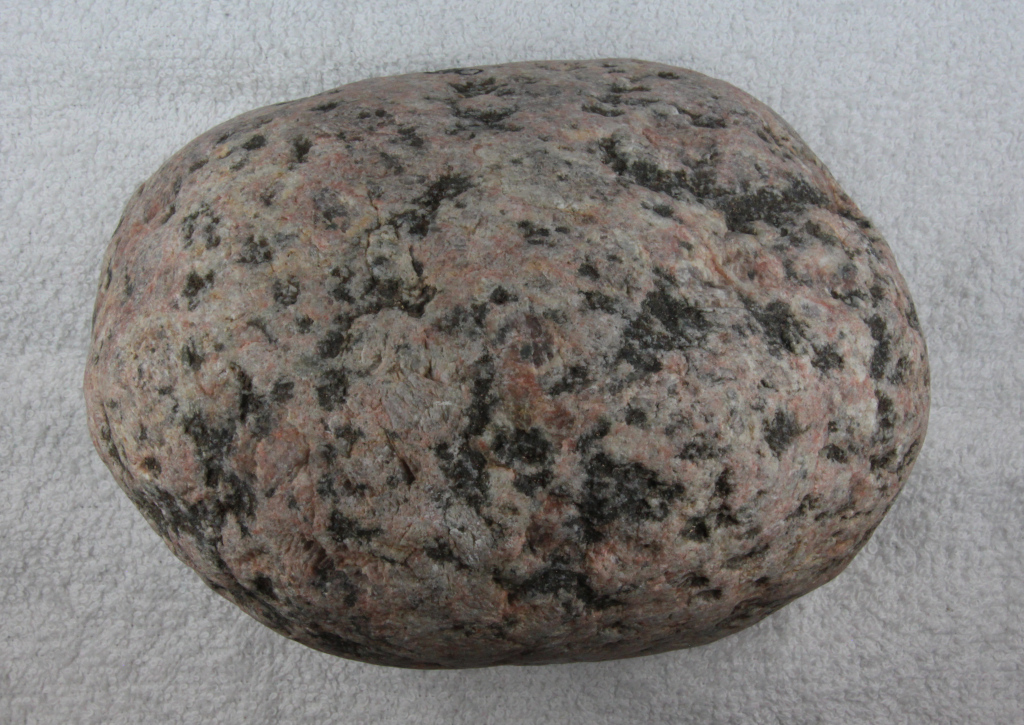 Brunviolet Filipstad-granit