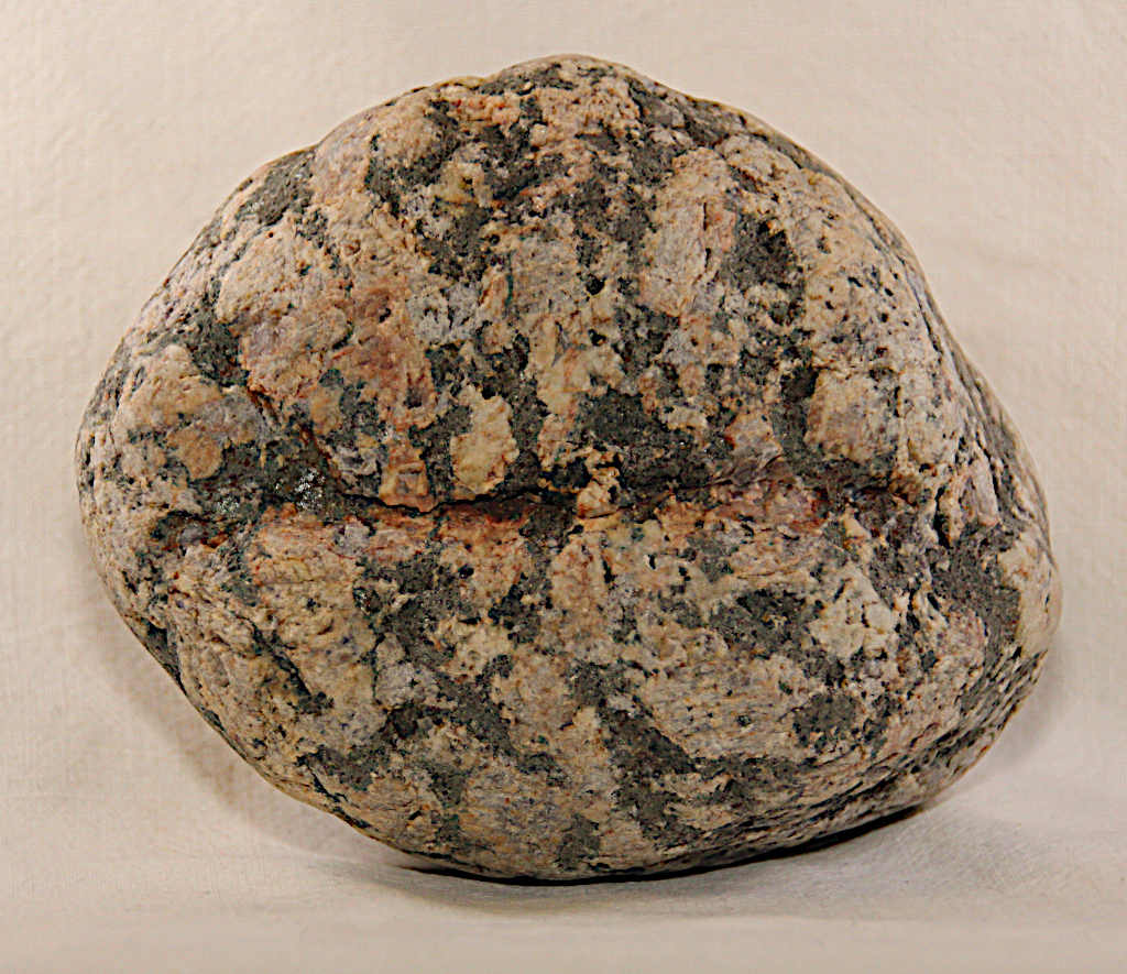 Brunviolet Filipstad-granit